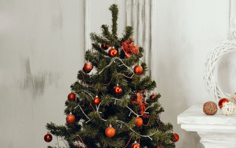 Customizing Your Commercial Artificial Christmas Tree: Trendy Themes and Inspiring Ideas