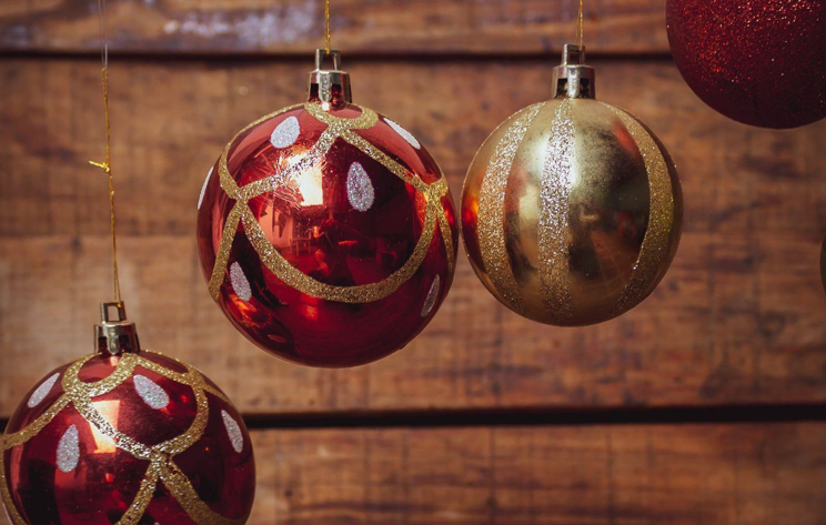 5 DIY Christmas Ornaments that will Elevate Your Home Decor with Glitter and Shine