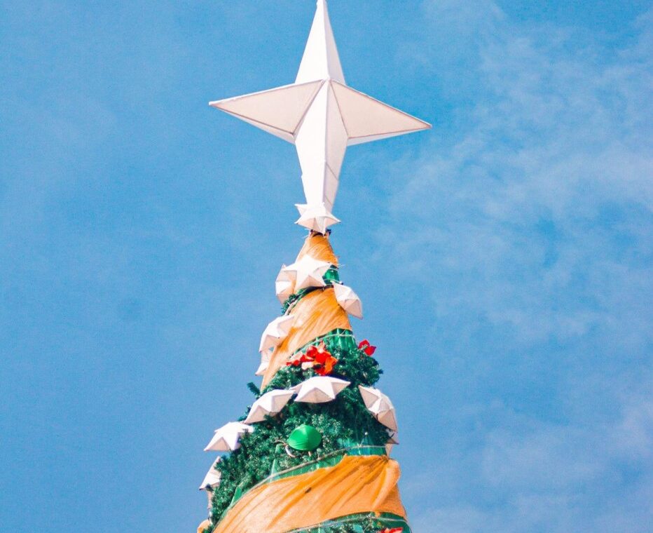 The Magic of 7-Foot Artificial Christmas Trees